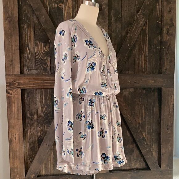 ASTR BOHO Floral Romper Long Sleeve - Picture 9 of 13